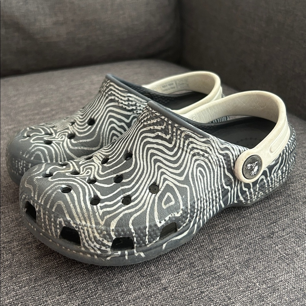 CROCS KIDS SIZE 12